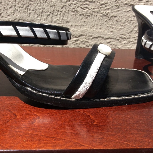 Classic Black & White Slide Sandals - Picture 3 of 8